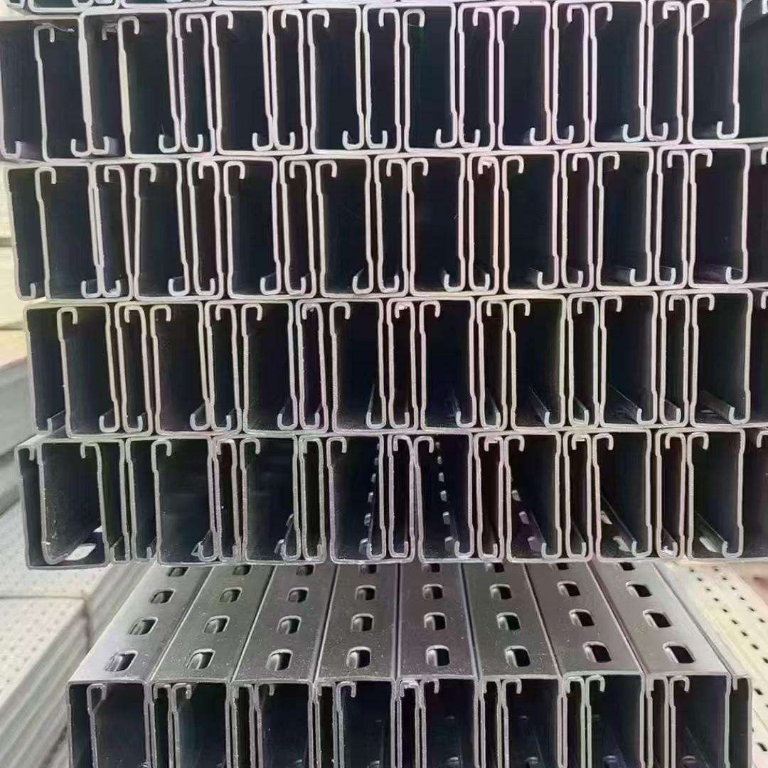 c型钢光伏支架,高强度防风抗震,分布式光伏系统必备神器?